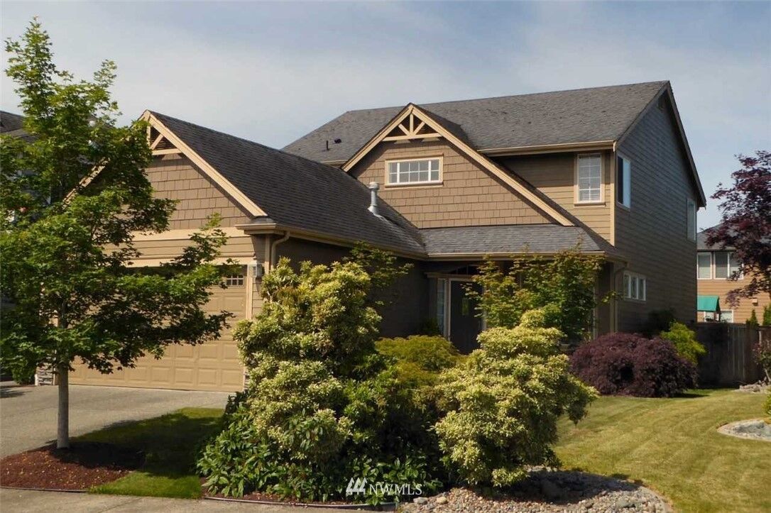 Property Photo: 16818 139th Avenue E WA 98374
