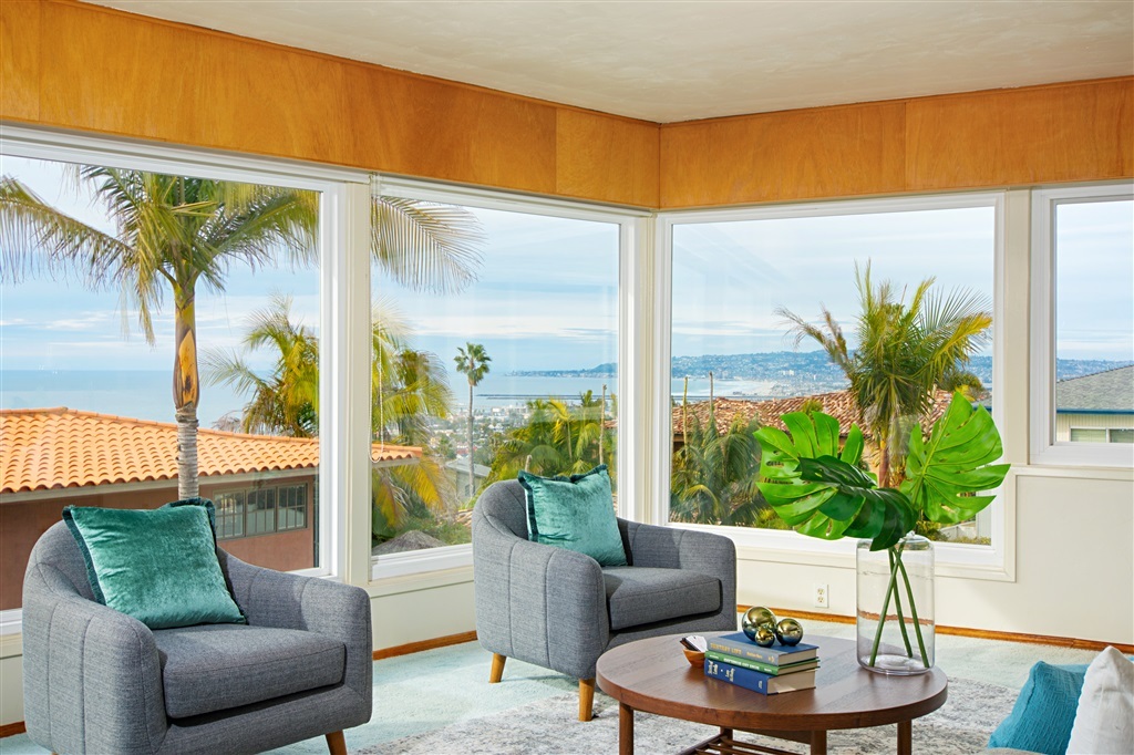 Property Photo: 1152 Barcelona Dr CA 92107