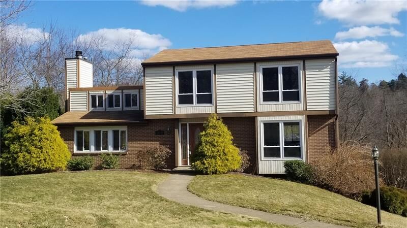 Property Photo: 2530 Country Side PA 15090
