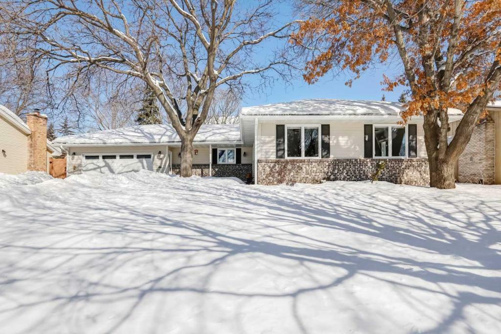 Property Photo:  505 Chandler Court  MN 55126 