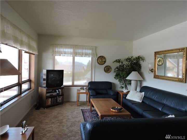 Property Photo: 461 Hunter Ave SW WA 98848