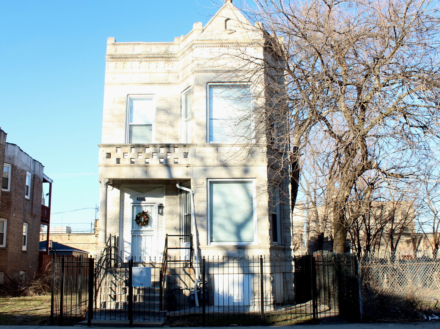 Property Photo: 4240 West Monroe Street IL 60624