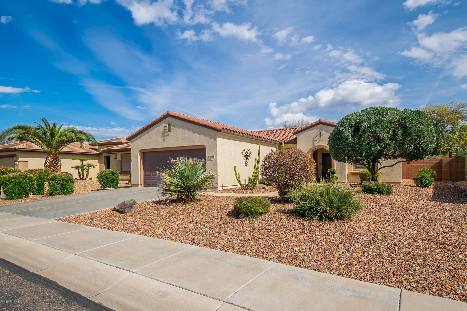Property Photo:  18461 N Summerbreeze Way  AZ 85374 