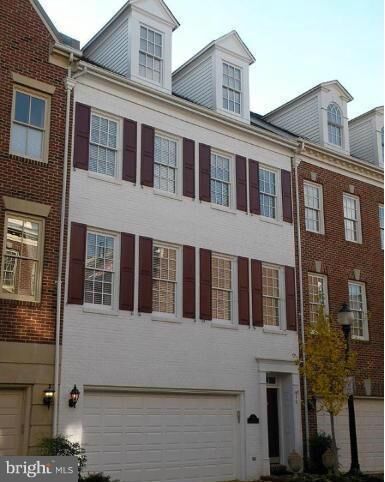 Property Photo:  18 Alexander Street  VA 22314 