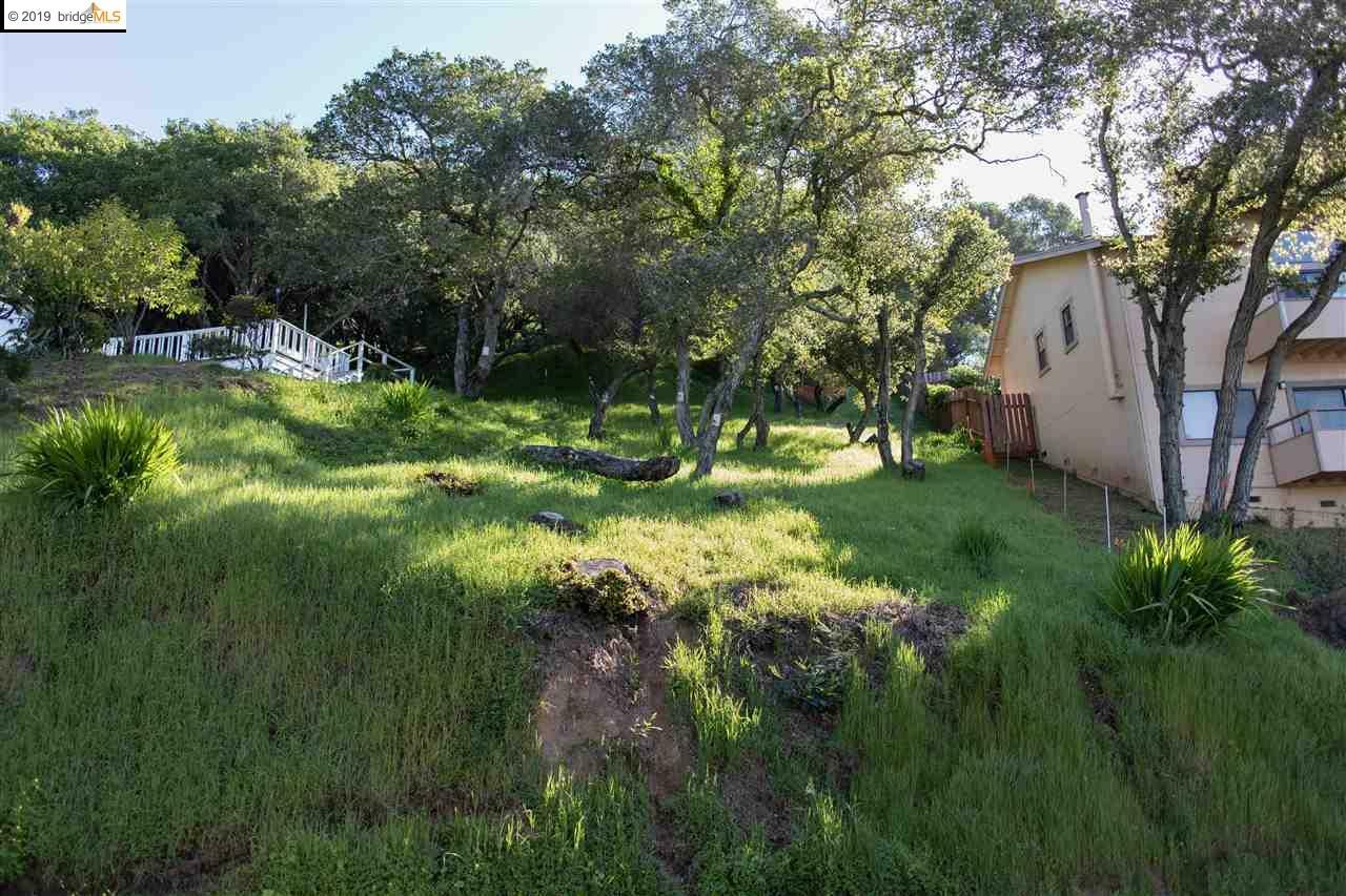 Property Photo:  