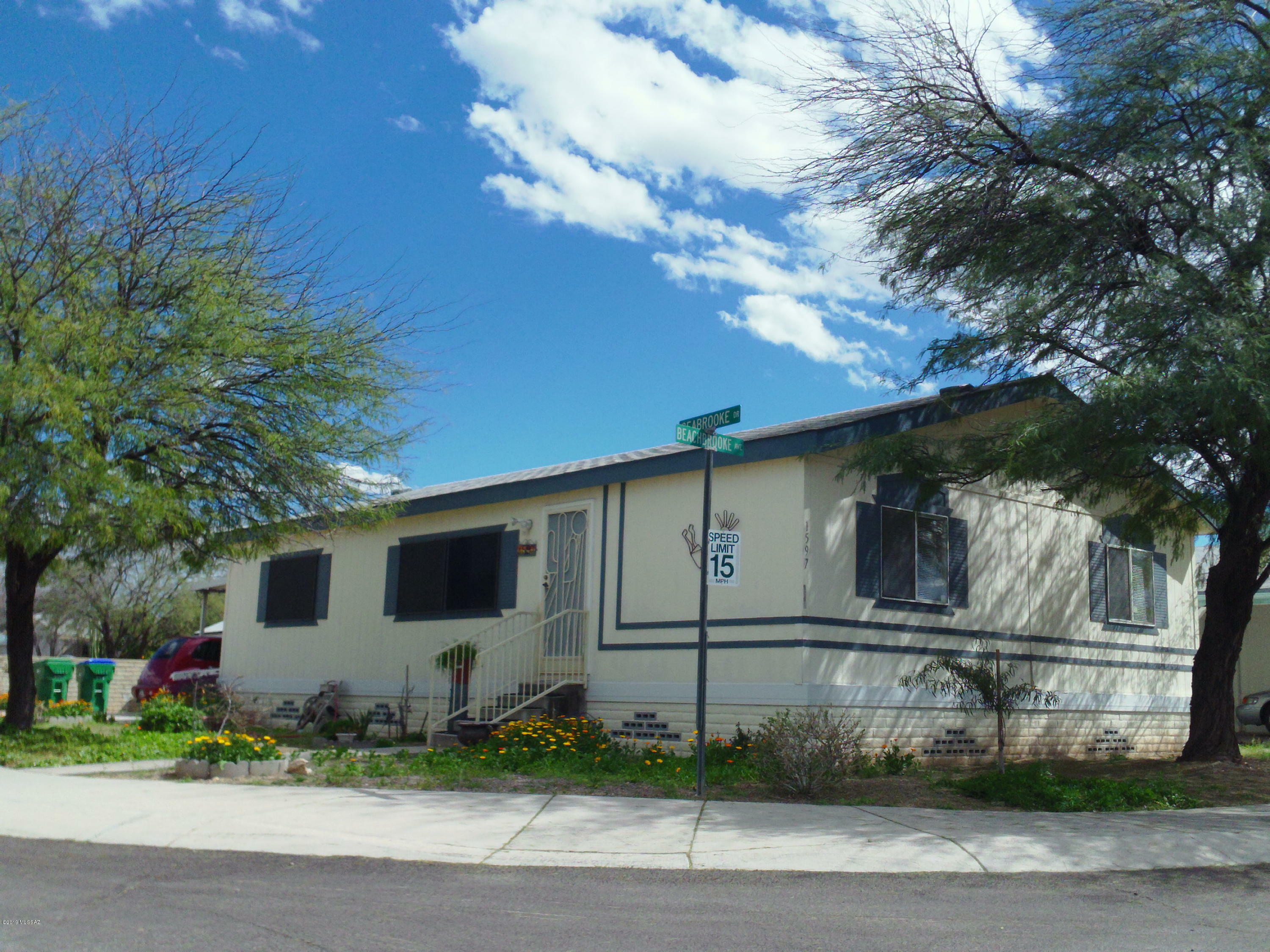 Property Photo:  1597 W Seabrooke Drive  AZ 85705 