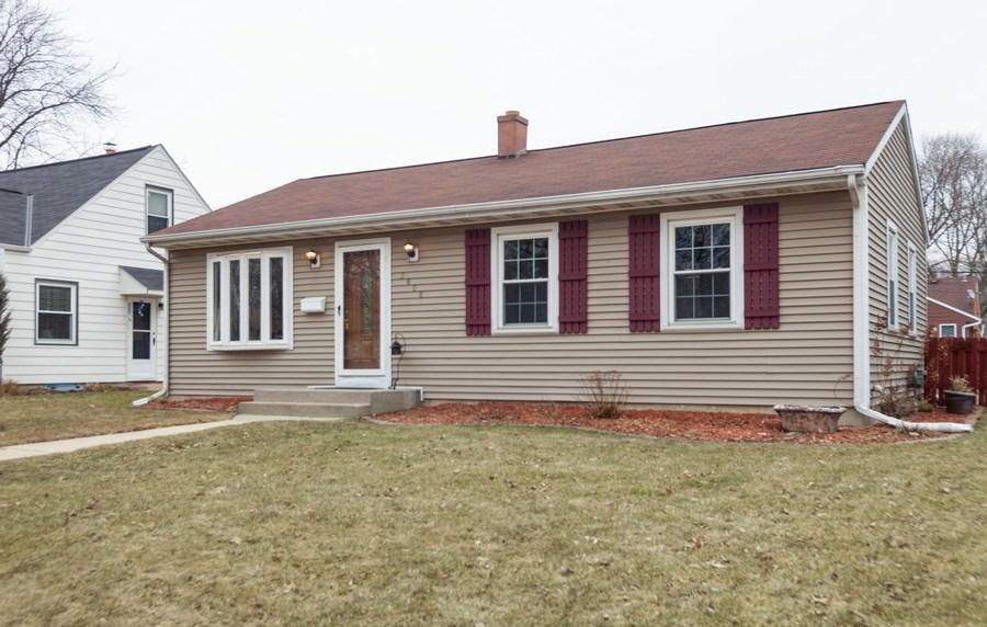 Property Photo: 2808 N 89th St WI 53222