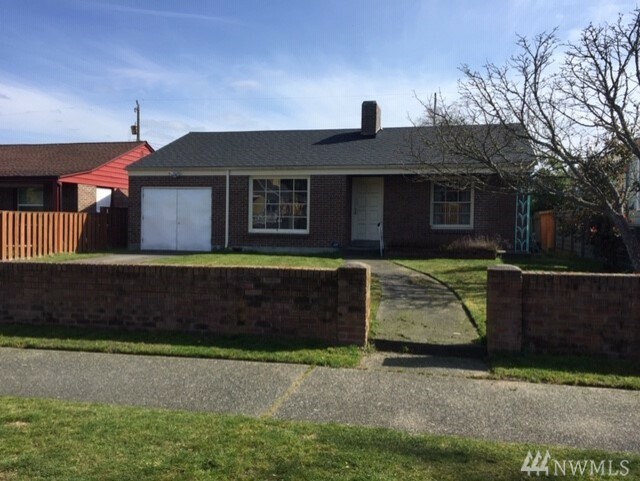 Property Photo:  3050 64th Ave SW  WA 98116 