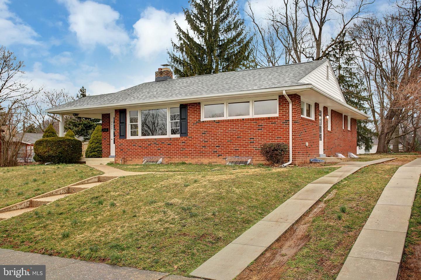 Property Photo: 2428 Dickinson Avenue PA 17011