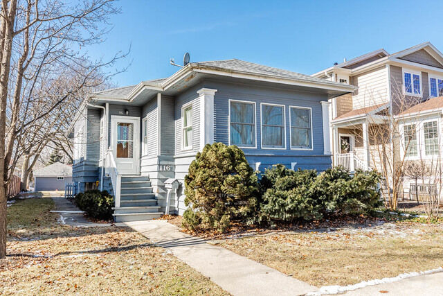 Property Photo:  116 South Clifton Avenue  IL 60068 