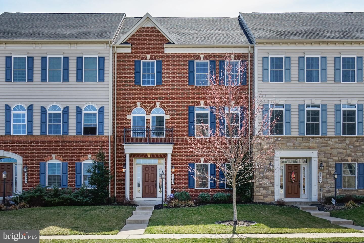 Property Photo: 42537 Pine Forest Drive VA 20152