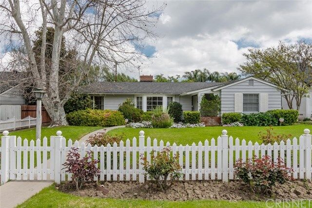 Property Photo:  5006 Hayvenhurst Avenue  CA 91436 
