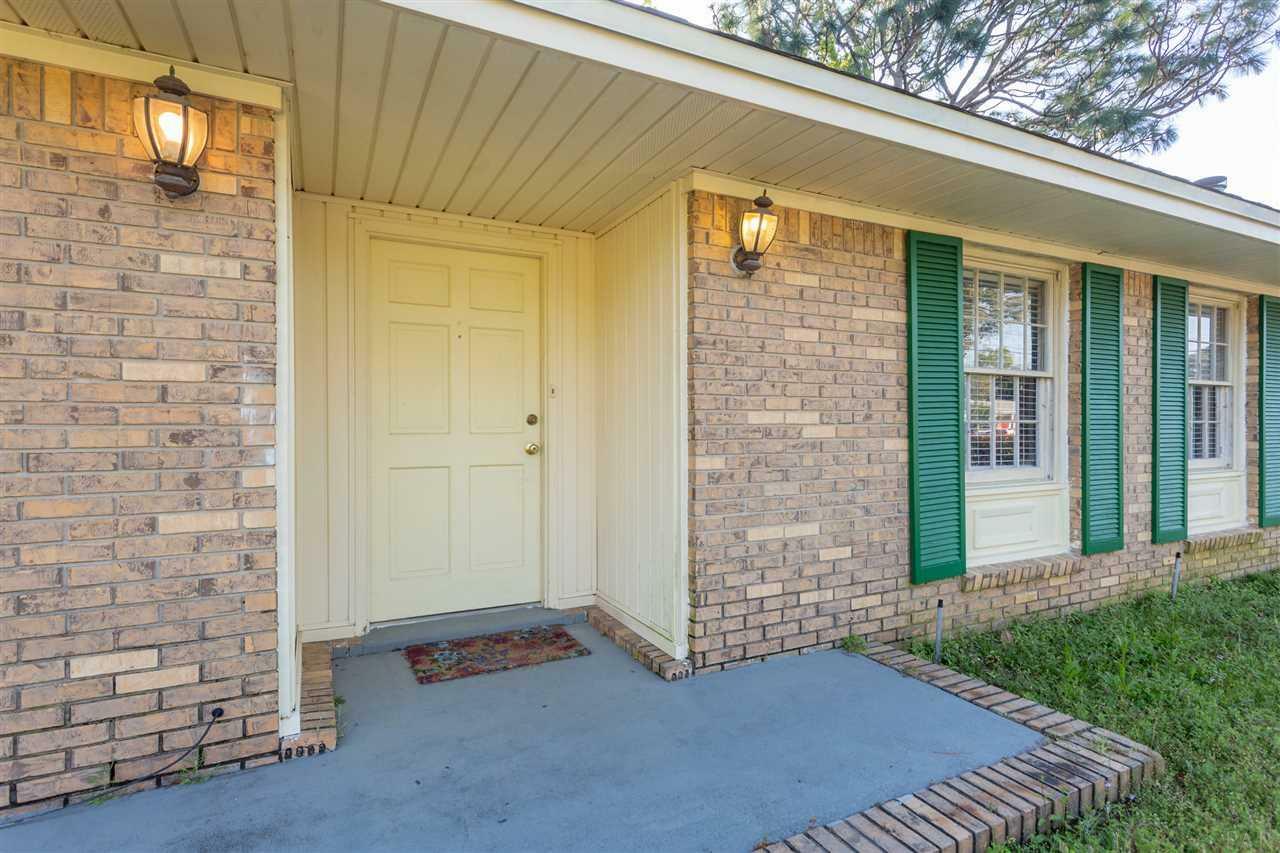 Property Photo:  7910 Lejeune Dr  FL 32514 