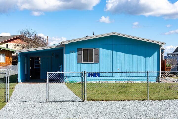 Property Photo: 20 Leitch Place WA 98239