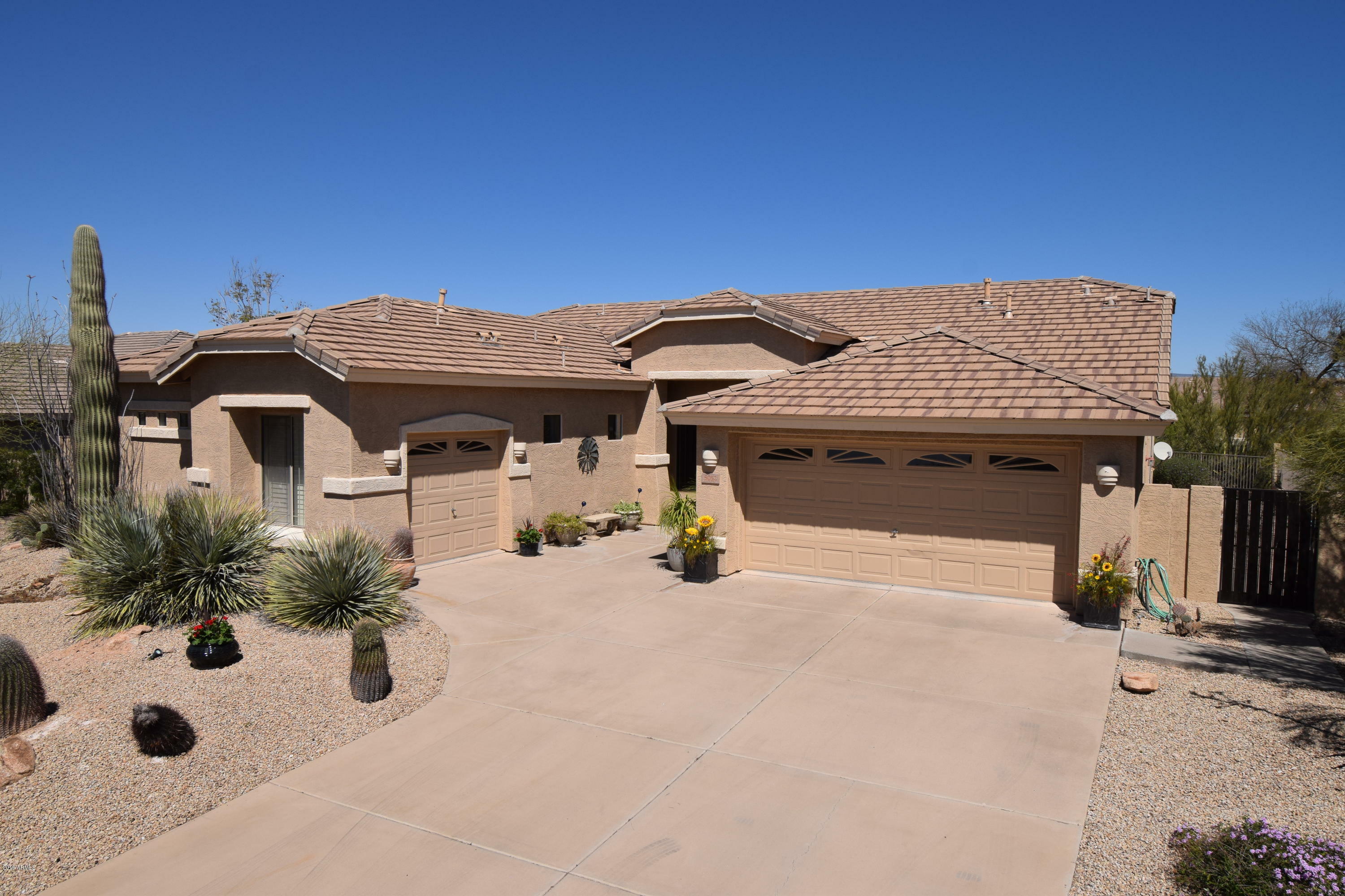 Property Photo:  5052 E Sierra Sunset Trail  AZ 85331 