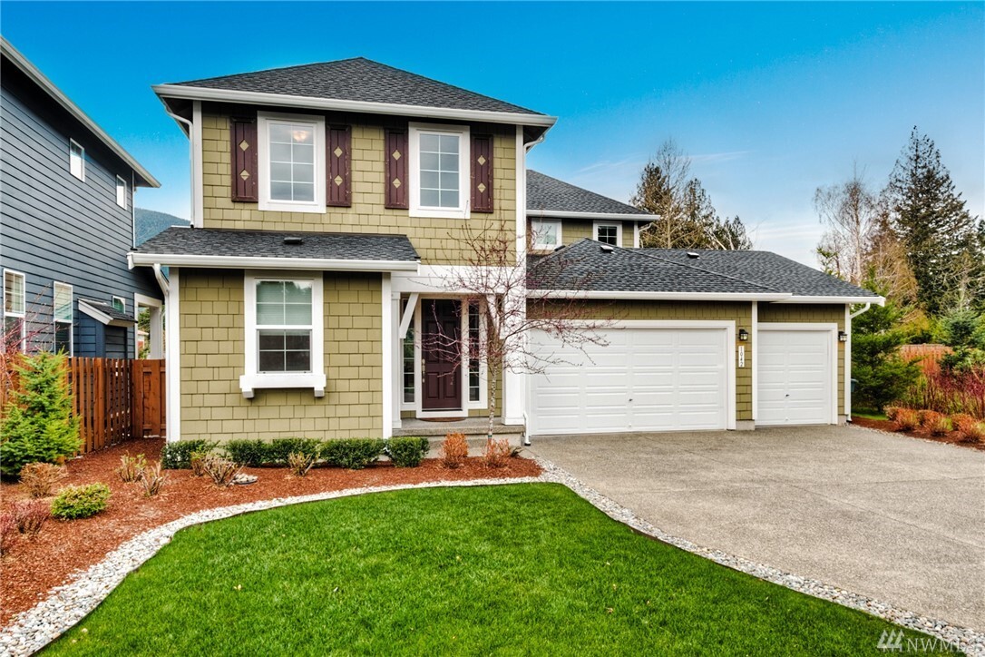 Property Photo: 1042 SE 10th Street WA 98045