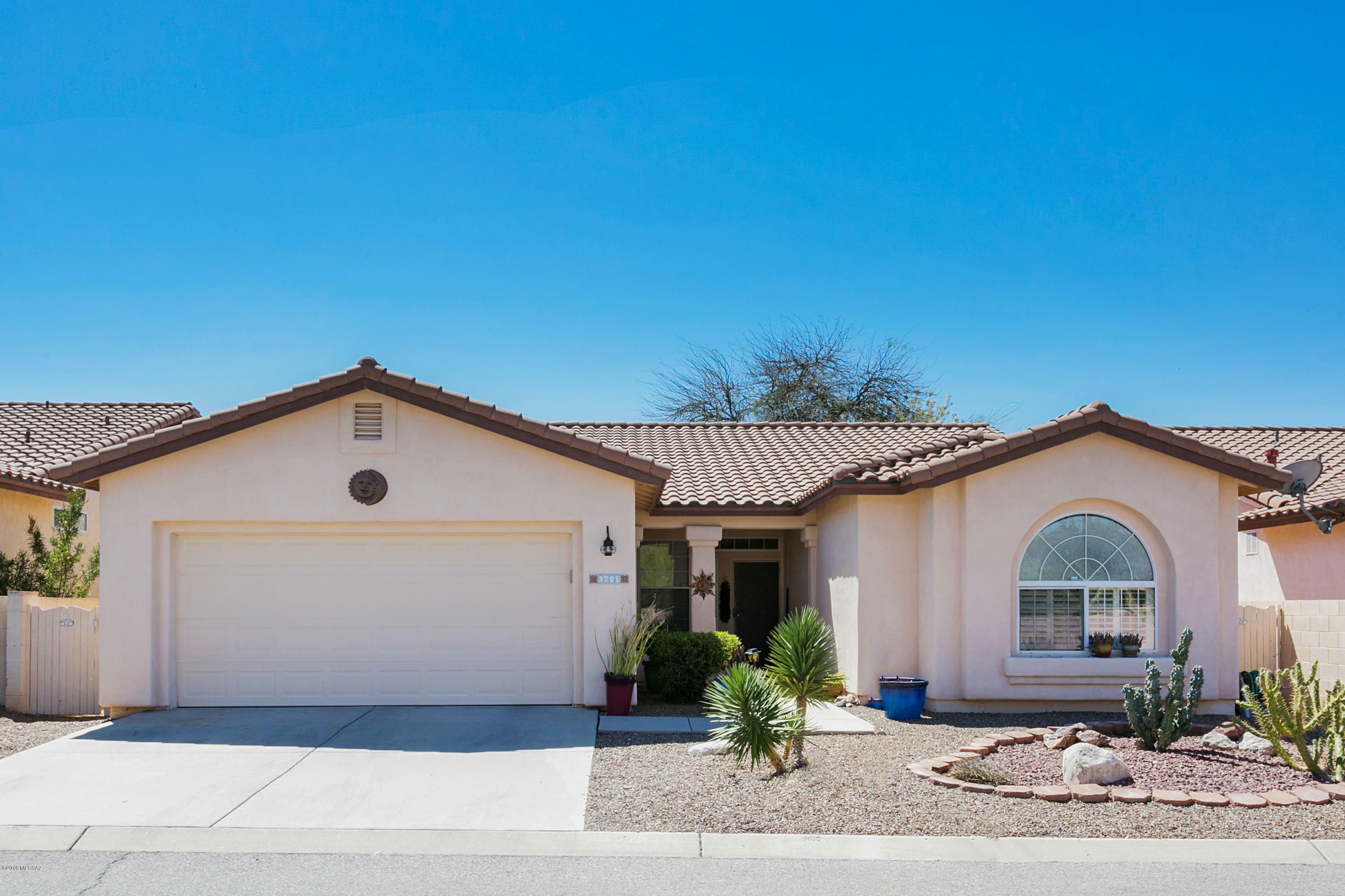 Property Photo: 3201 W Cactus Tree Trail AZ 85742