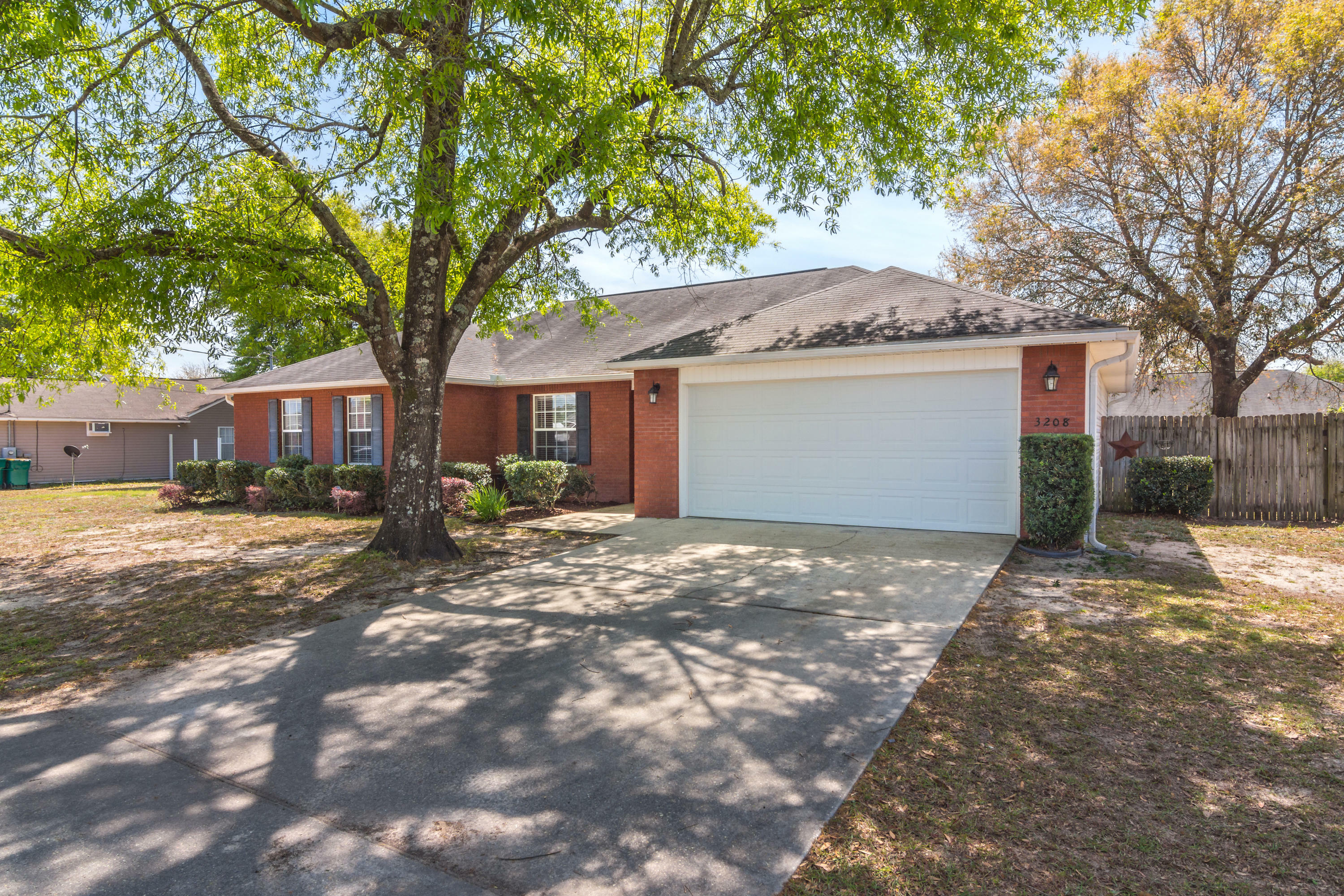 Property Photo:  3208 Skynight Drive  FL 32539 