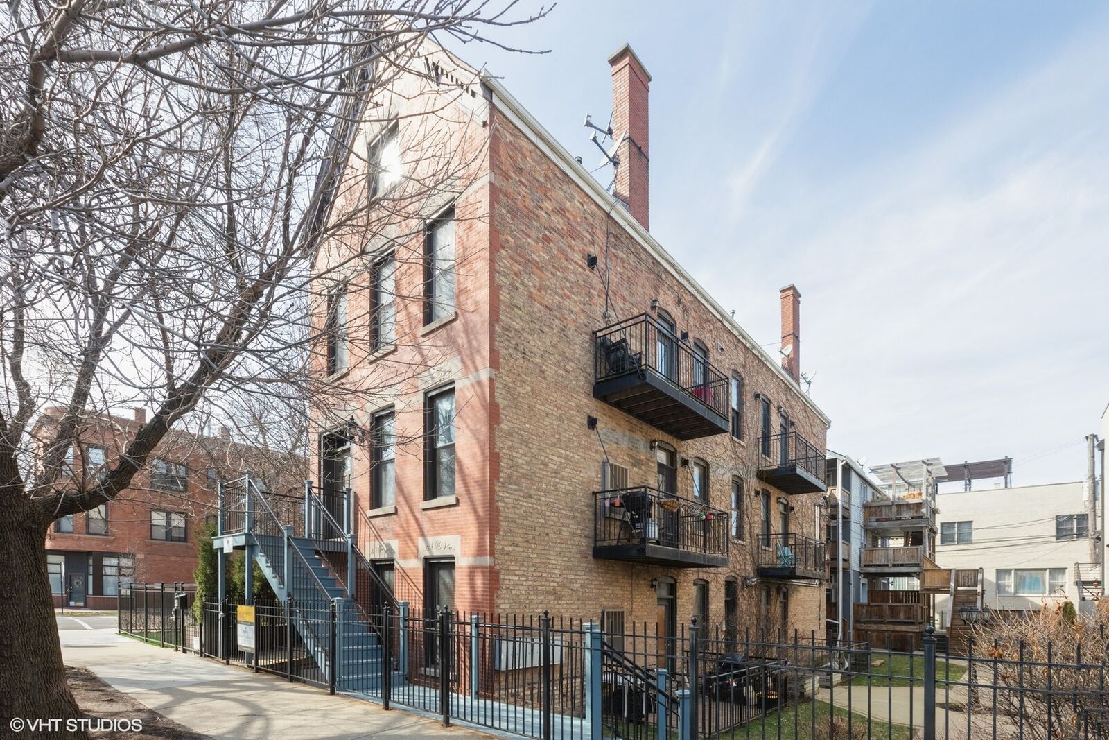 Property Photo:  1920 West Dickens Avenue 2F  IL 60614 