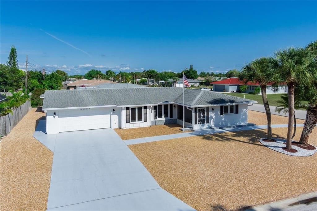 Property Photo:  501 Glen Oak Road  FL 34293 