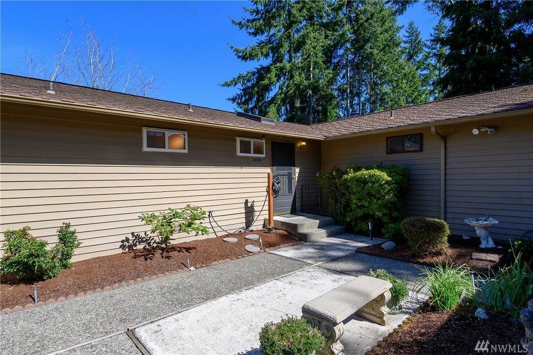 Property Photo:  24934 11th Ave S  WA 98198 