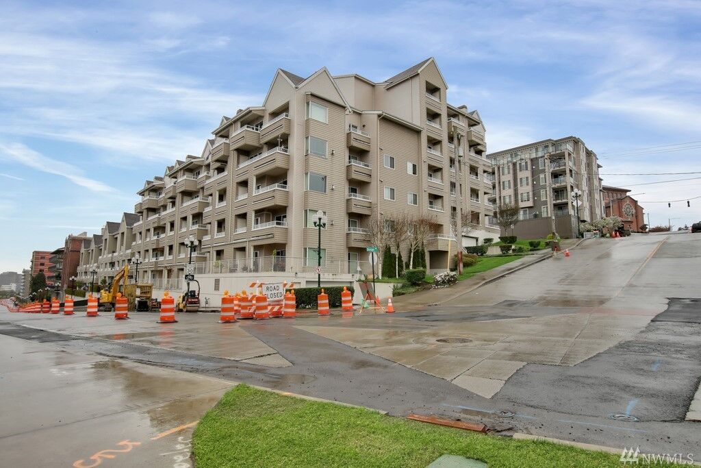 Property Photo:  1 Broadway 620  WA 98402 