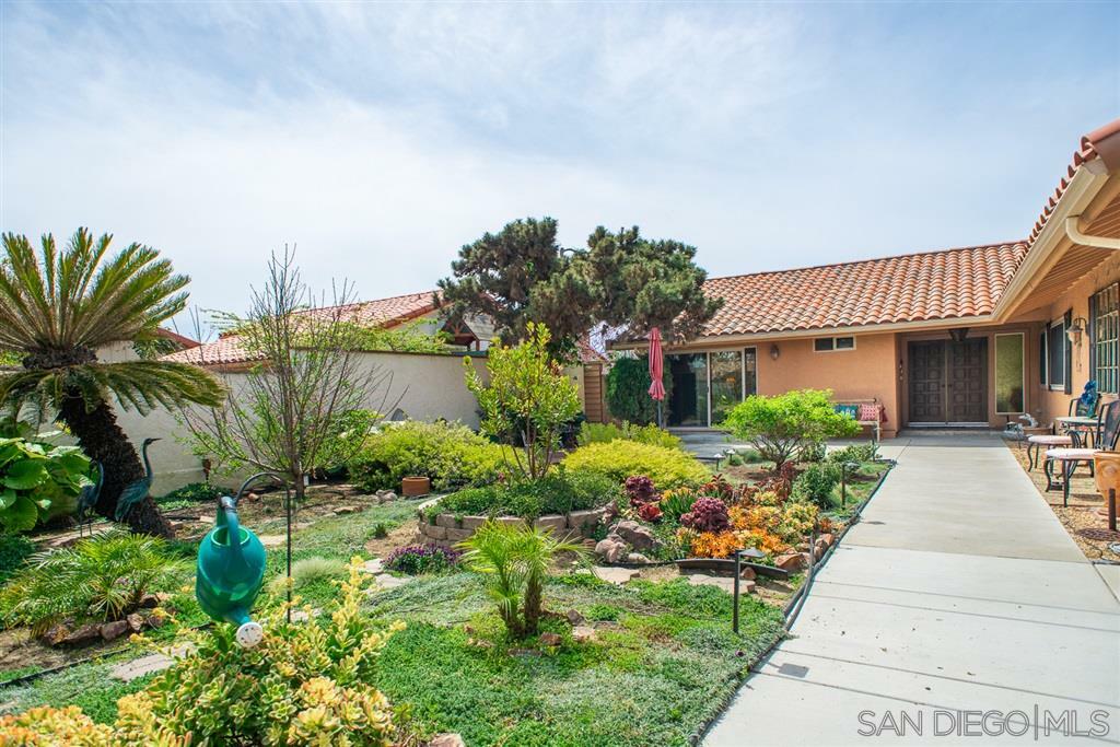 Property Photo:  5424 Westknoll Dr  CA 92037 