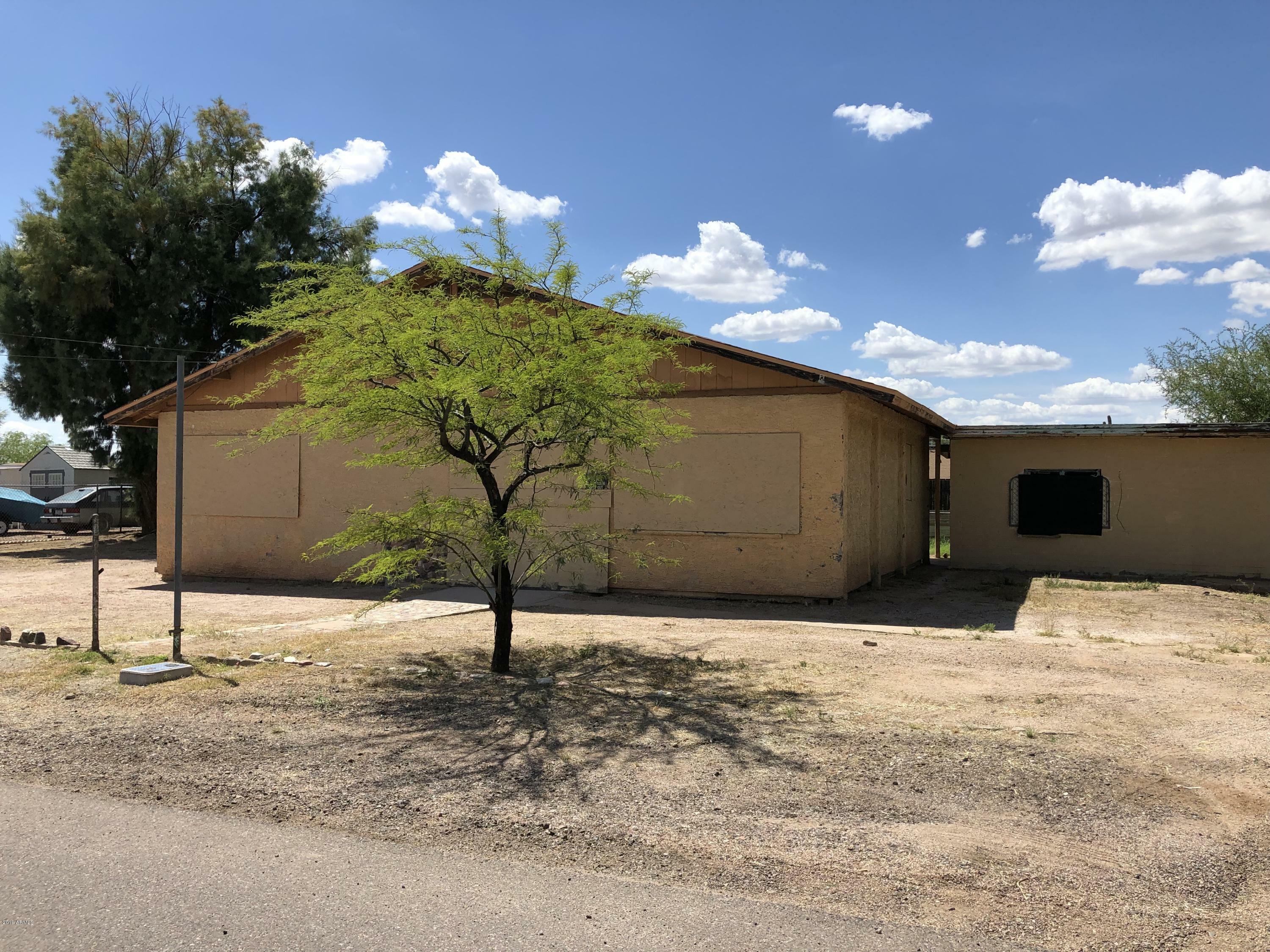 Property Photo:  324 S Ocotillo Drive  AZ 85120 