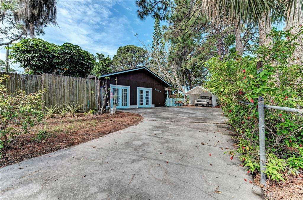 Property Photo:  5992 Osprey Road  FL 34293 