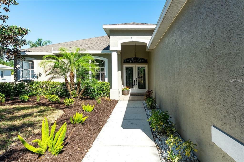 Property Photo: 4668 73rd Street E FL 34203
