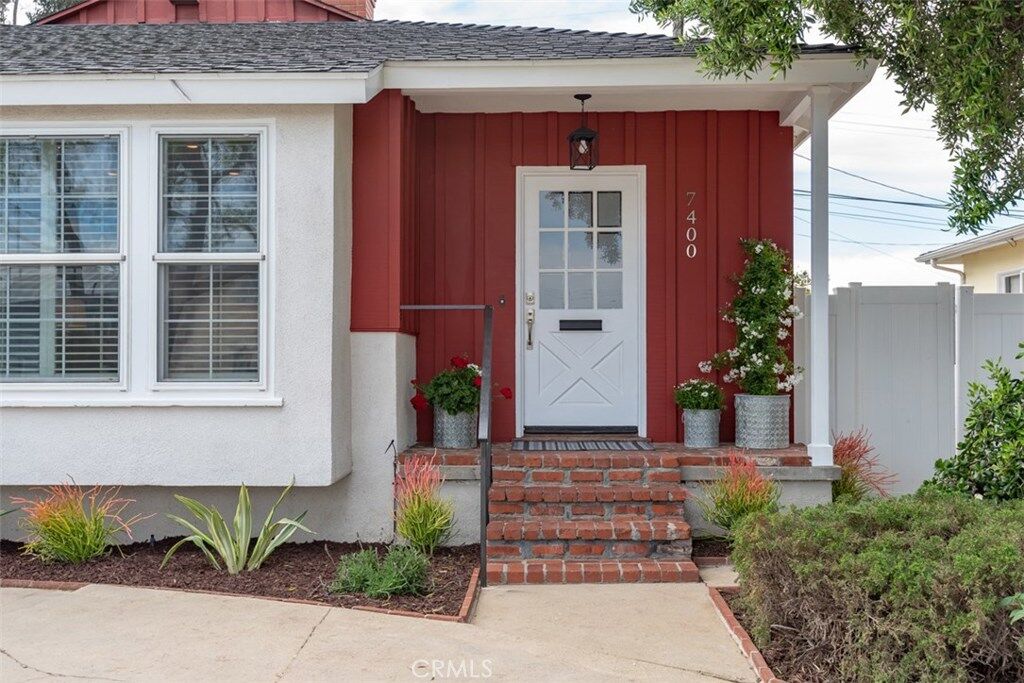 Property Photo:  7400 W 91st Street  CA 90045 