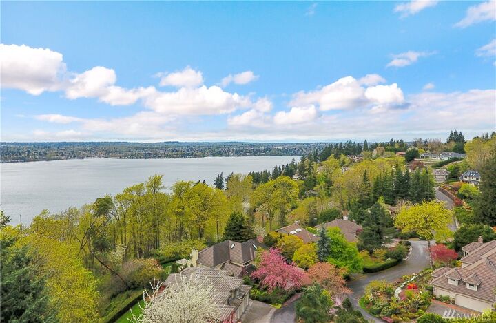 Property Photo: 8300 SE 83rd St WA 98040