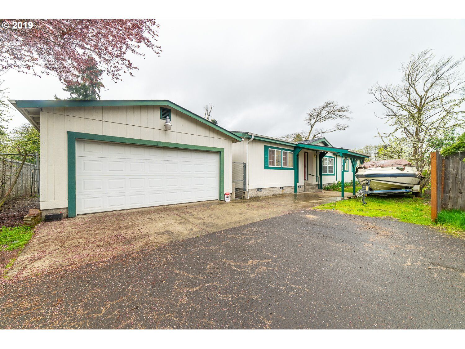 Property Photo:  117 Knapp Ln  OR 97404 