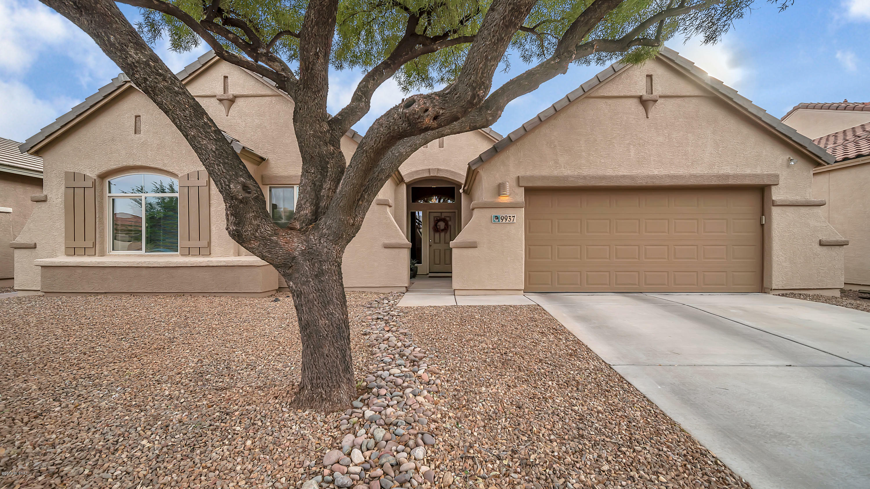 Property Photo:  9937 N Blue Crossing Way  AZ 85743 