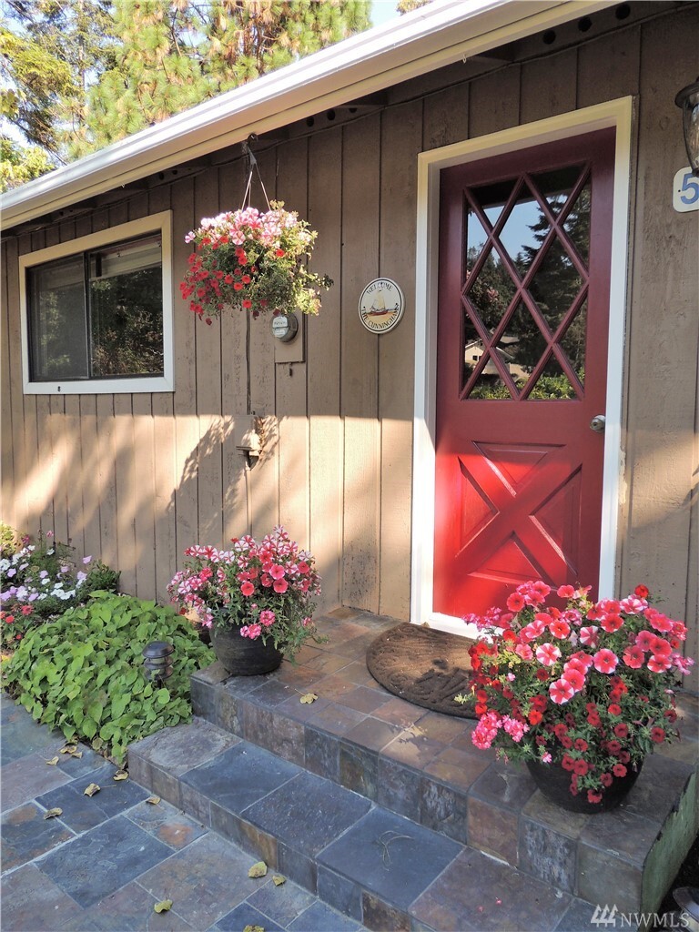 Property Photo: 524 Klamath Dr WA 98257