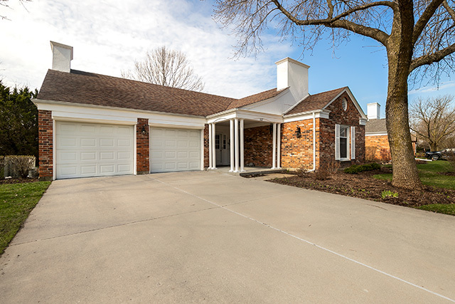 Property Photo:  107 Rivershire Lane  IL 60069 