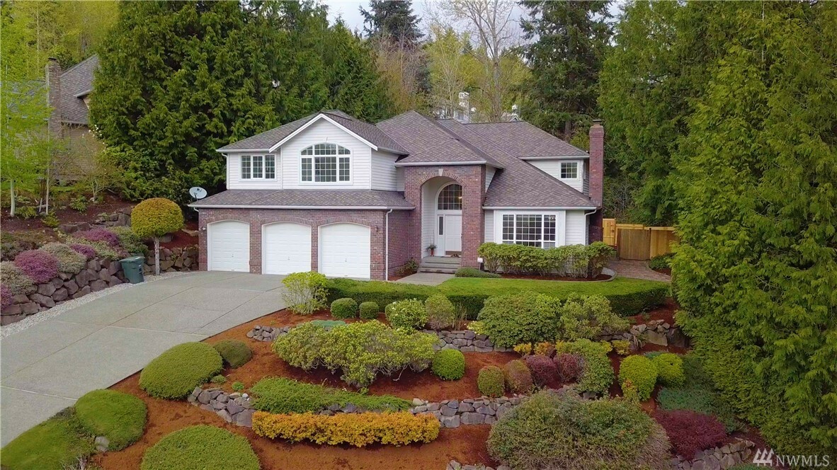 Property Photo:  15642 SE 62nd Place  WA 98006 