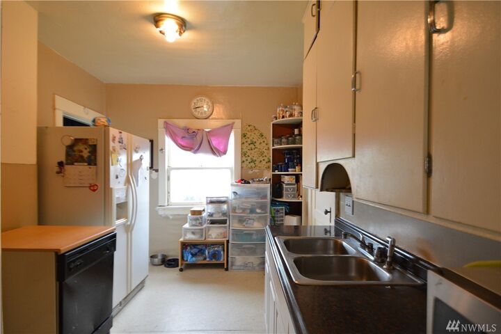 Property Photo: 7646 Yakima Ave WA 98408