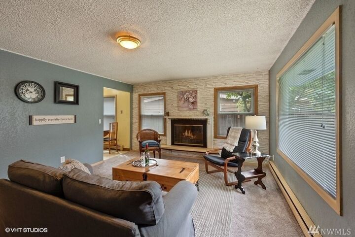 Property Photo: 1019 NE 127th St WA 98125