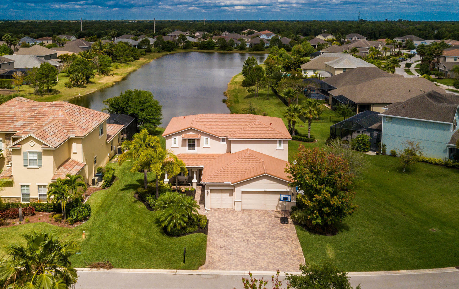 Property Photo:  888 SW Sun Circle  FL 34990 