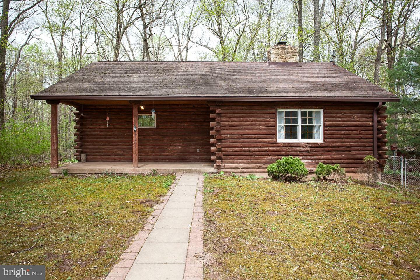 Property Photo:  545 York Road  PA 17370 