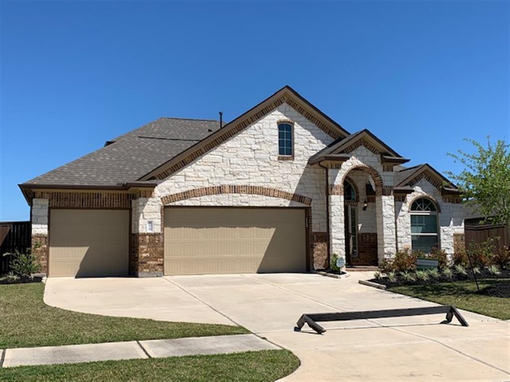 Property Photo: 7618 Carriage Crest Drive TX 77379