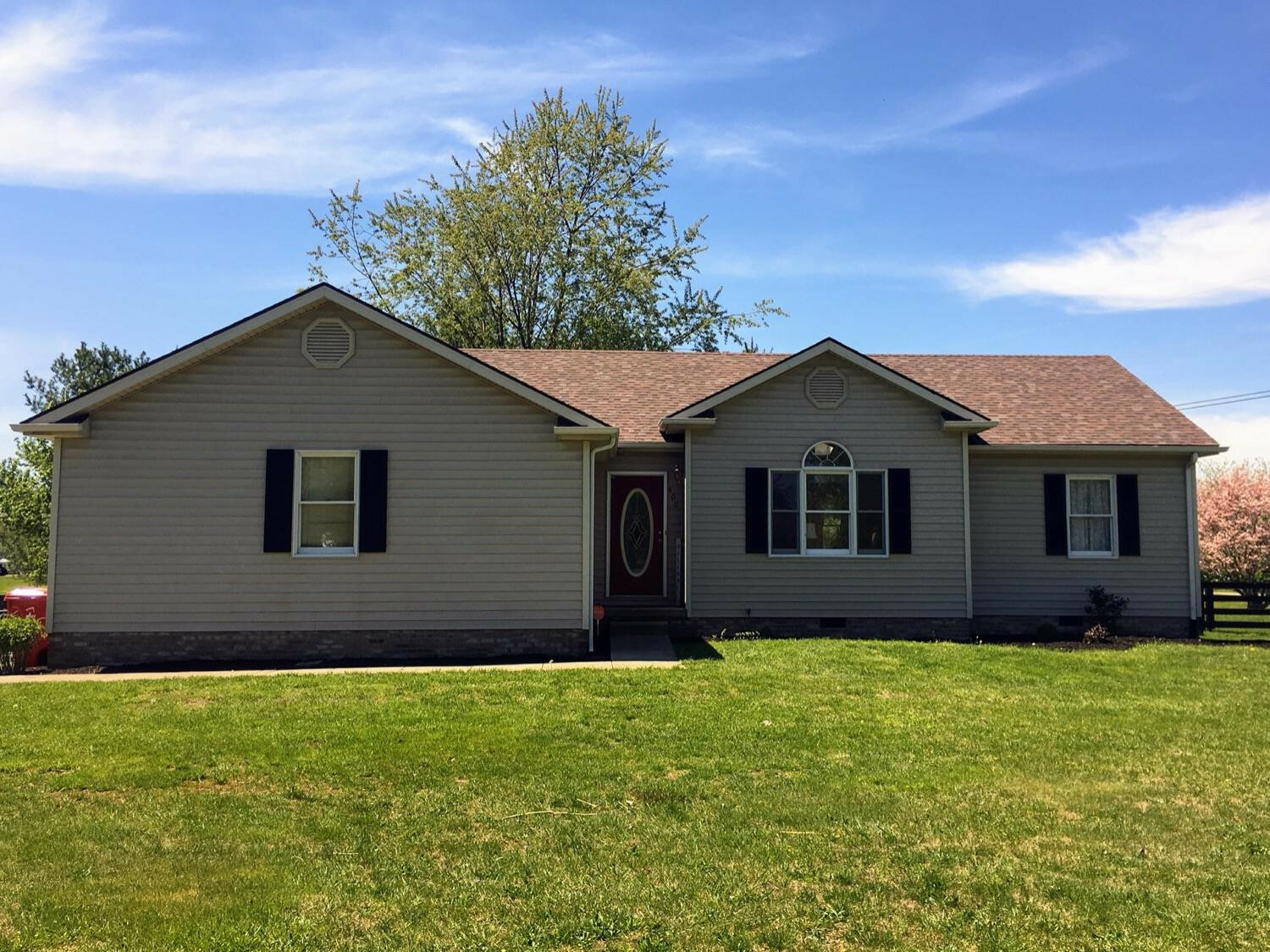 Property Photo:  400 Meadow Drive  KY 40403 