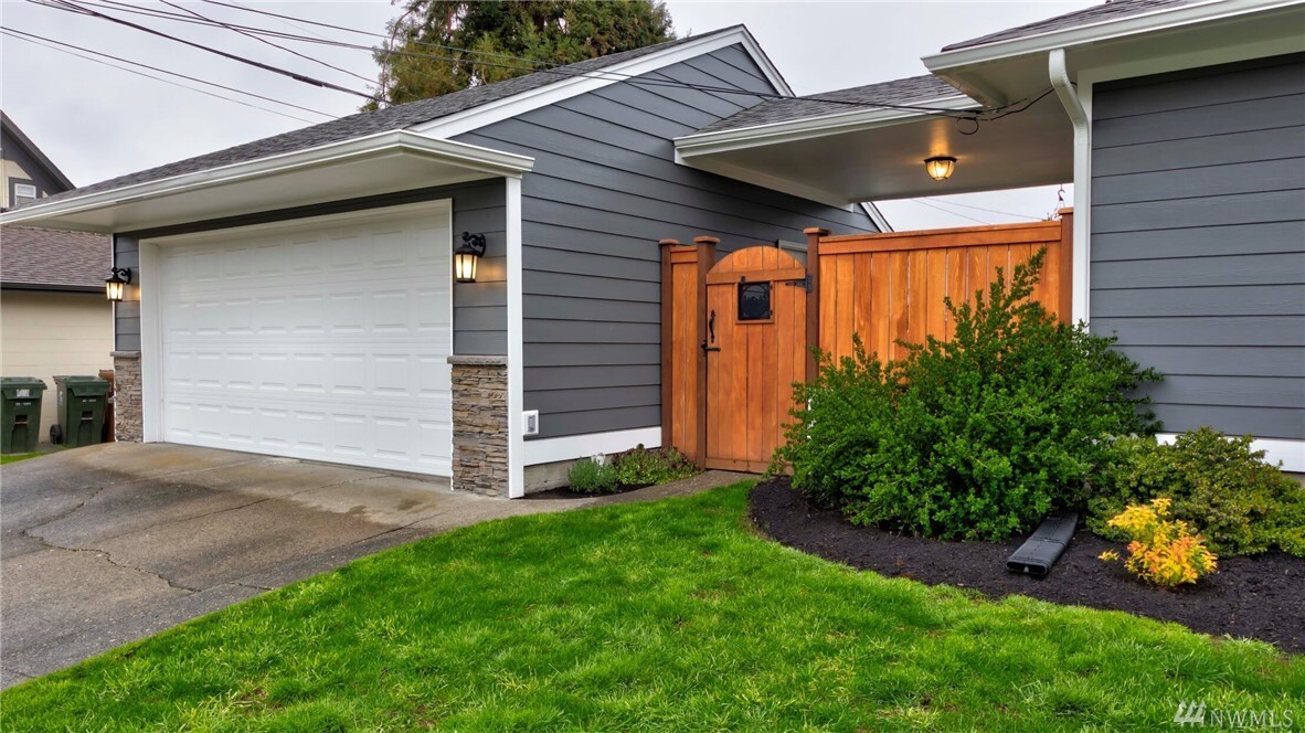 Property Photo: 2501 N 14th St WA 98406