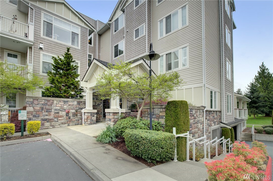 Property Photo:  5600 Harbour Pointe Blvd 1-206  WA 98275 