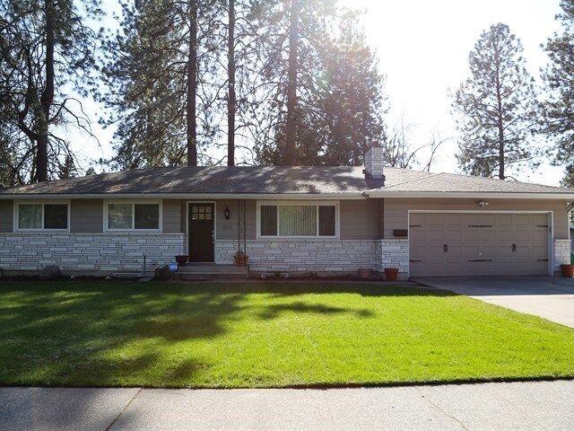 Property Photo: 3921 W Indian Trail Rd WA 99208-4739