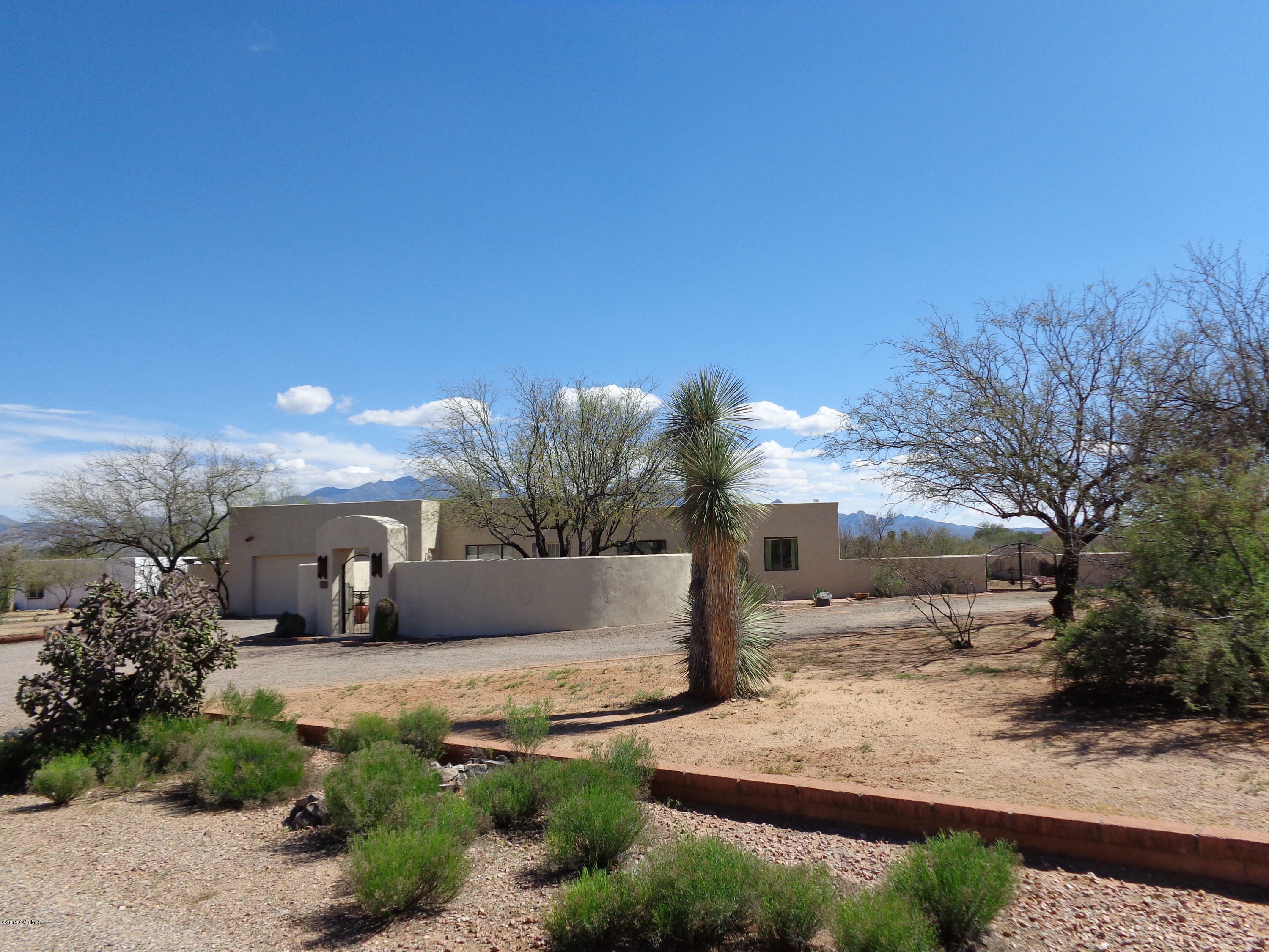 Property Photo:  711 W Paseo Potrerro  AZ 85622 