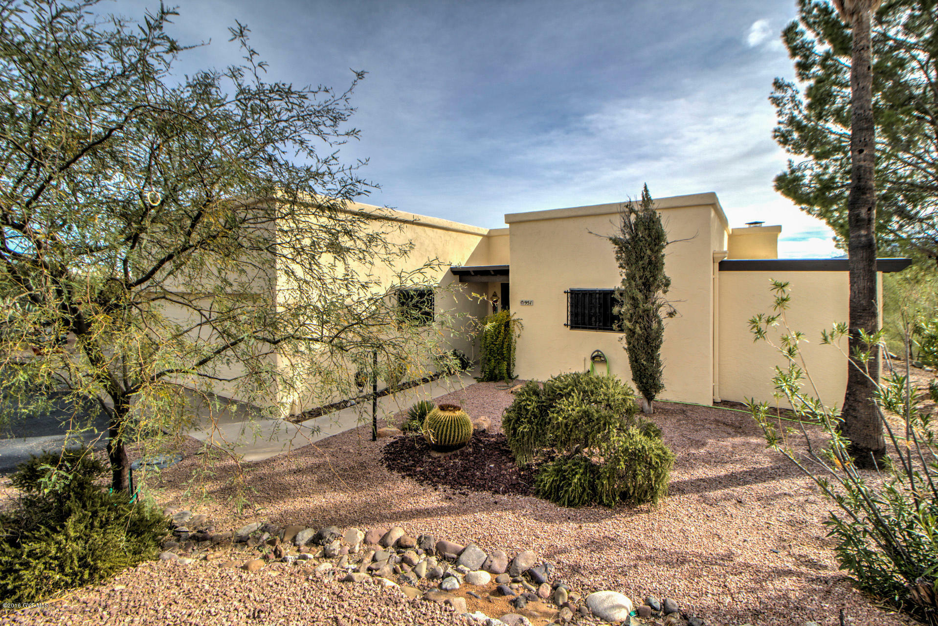 Property Photo:  951 W Camino Guarina  AZ 85614 