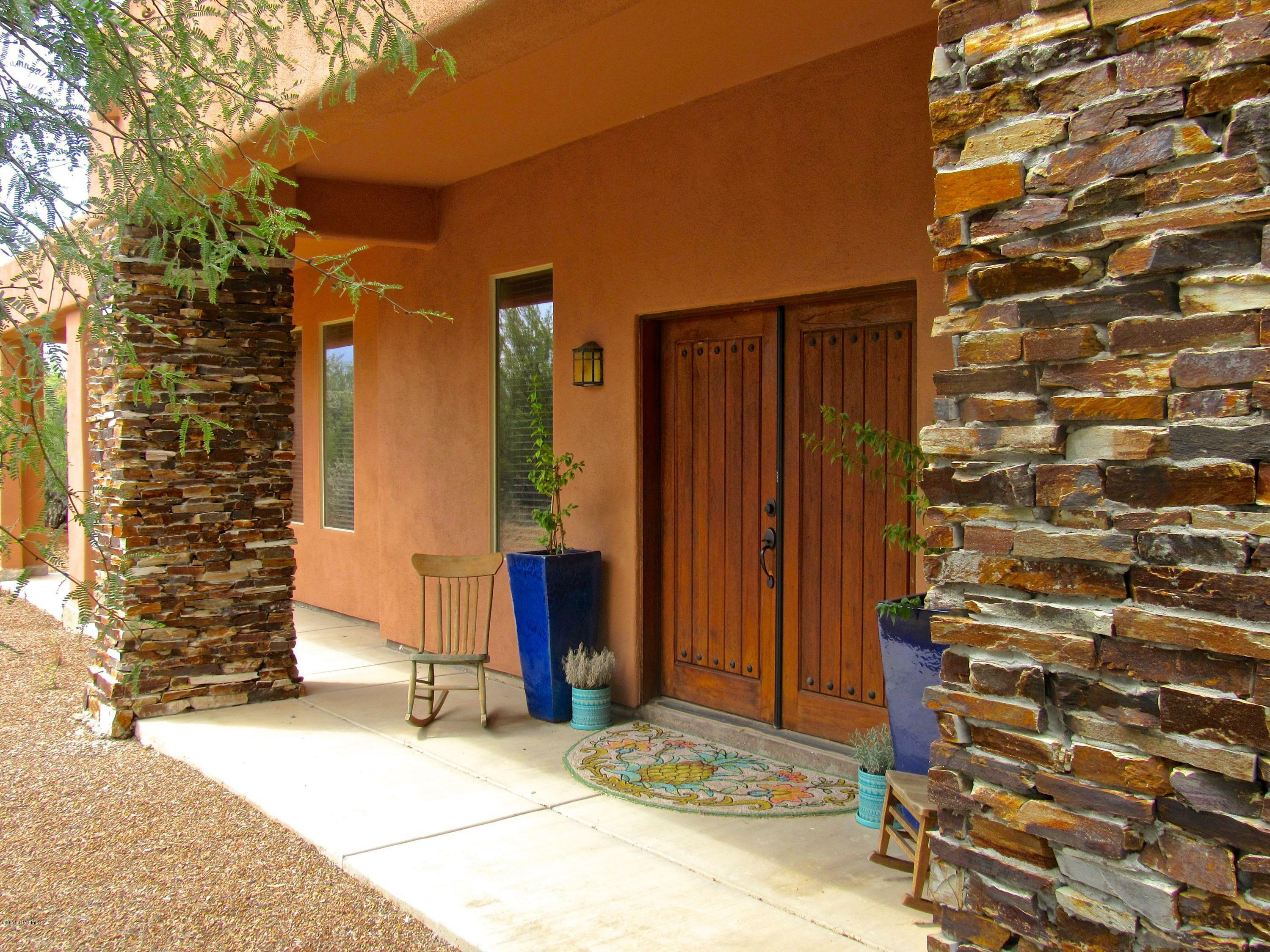 Property Photo:  962 E Vault Mine Court  AZ 85614 