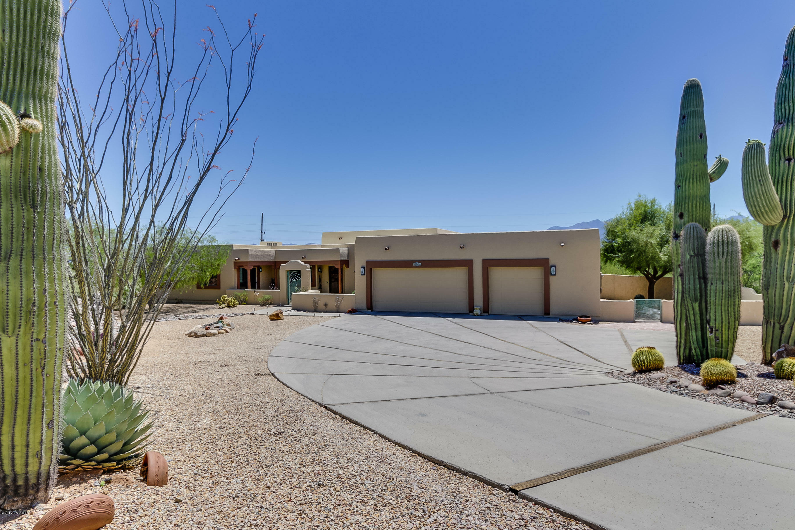 Property Photo:  571 S Camino Del Portillo  AZ 85614 